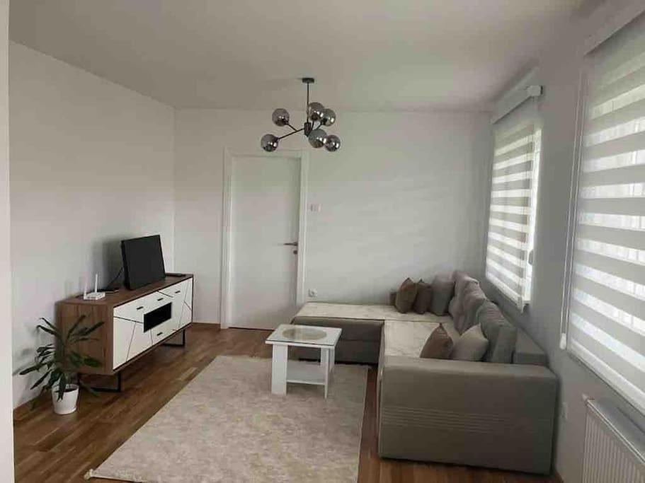 Apartman Vrbas 1 + Podzemna Garaza Banja Luka Extérieur photo